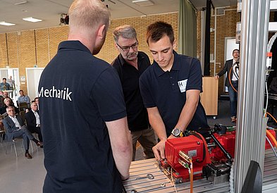 Schüler erklären den Aufbau